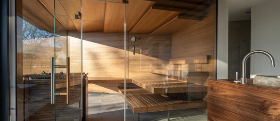 KLAFS-sauna op maat voor schuine daken